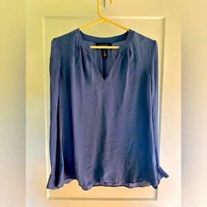 White House Black Market size 4 100% silk v-neck blouse. Like new-preowned